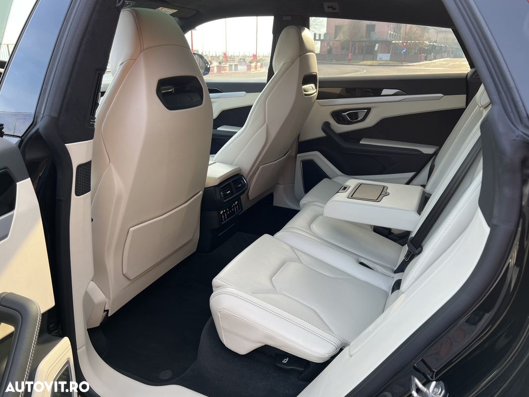 Lamborghini URUS Standard - 21