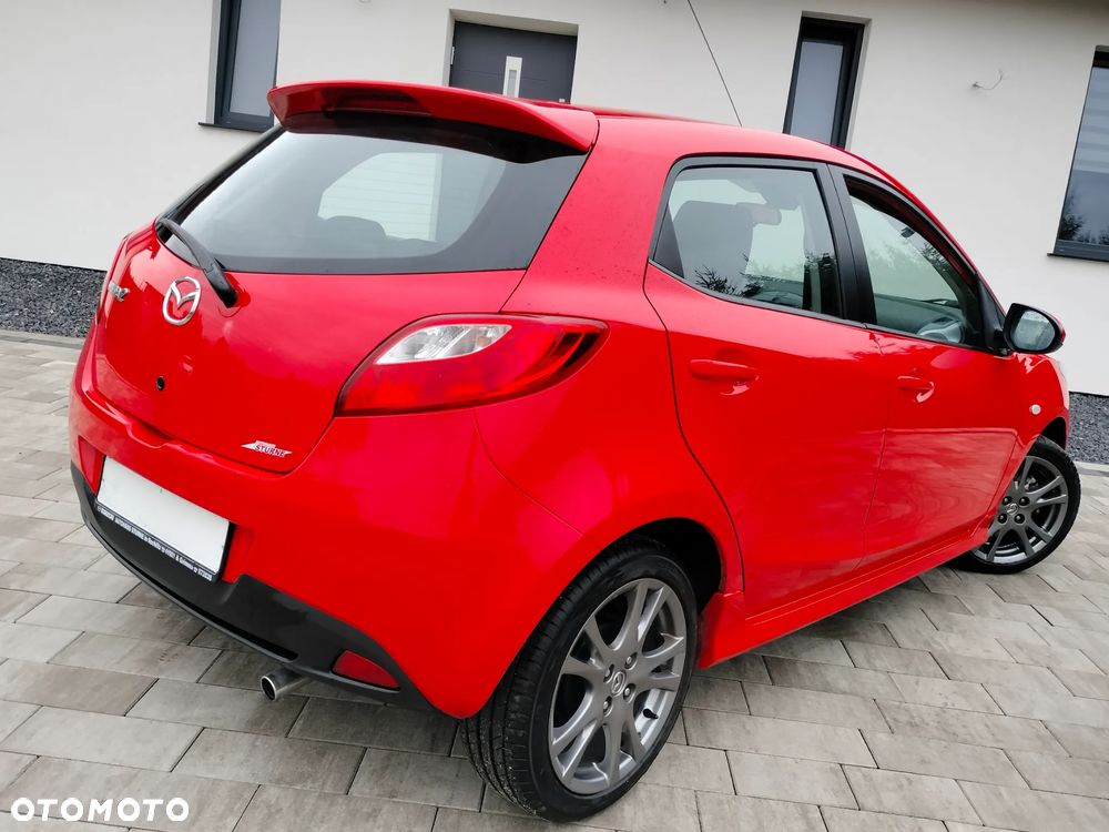 Mazda 2 2009 photo 4