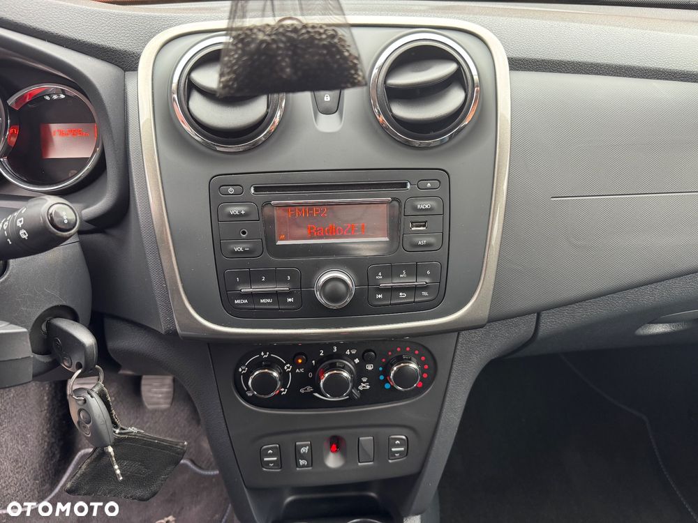 Dacia Sandero 1.2 16V Laureate - 27