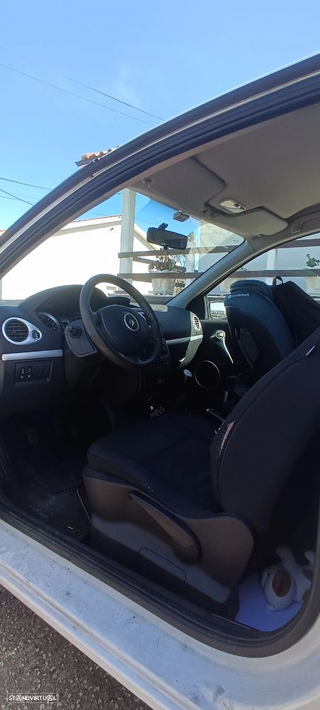 Renault Clio ver-1-2-tce-gt-j15 - 9