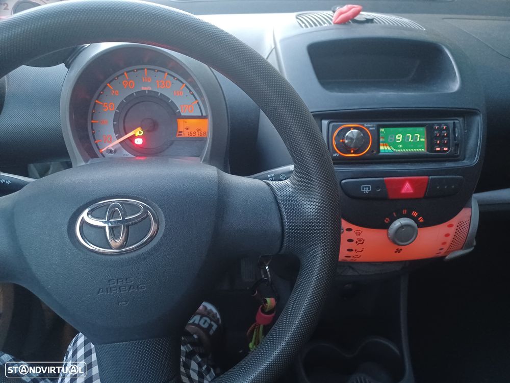 Toyota Aygo 1.0 — fotografia 5