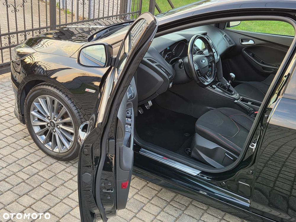 Ford Focus 1.0 EcoBoost Start-Stopp-System ST-LINE DESIGN - 25