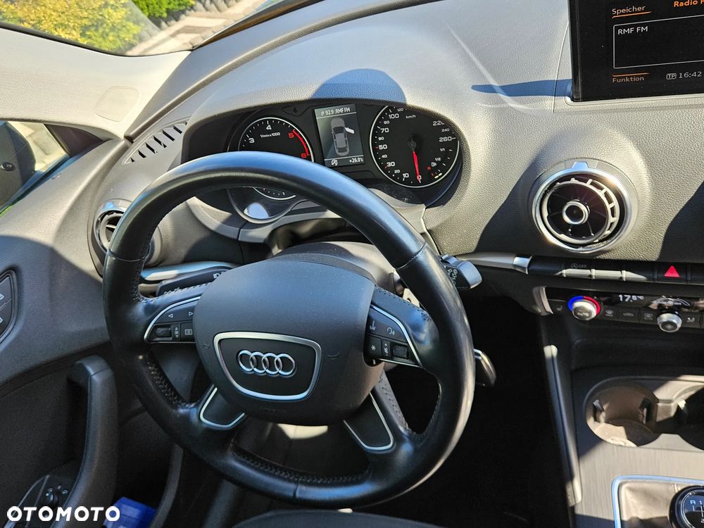 Audi A3 Sportback 1.6 TDI ultra Attraction - 17