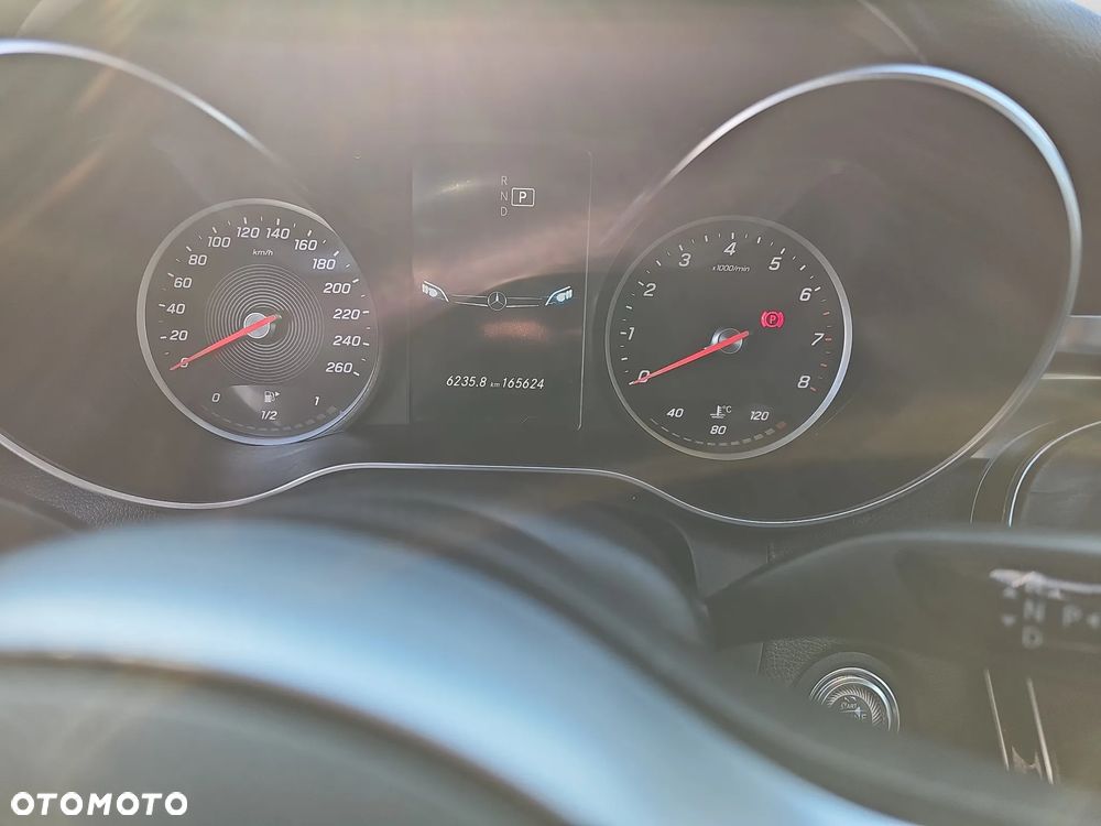 Mercedes-Benz Klasa C 300 9G-TRONIC - 12
