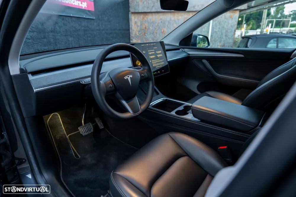 Tesla Model Y Long Range Dual Motor AWD - 9