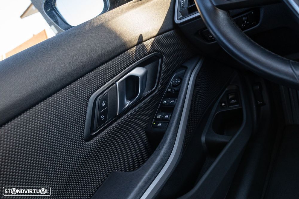 BMW 330 e Auto - 21