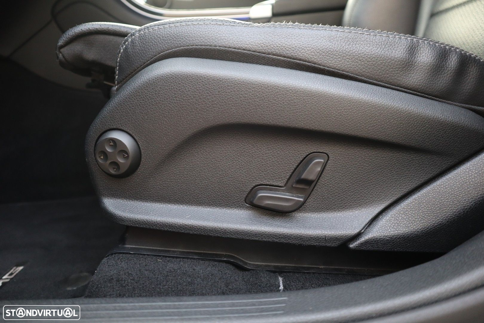 Mercedes-Benz GLC 300 de Coupe 4Matic 9G-TRONIC AMG Line - 26
