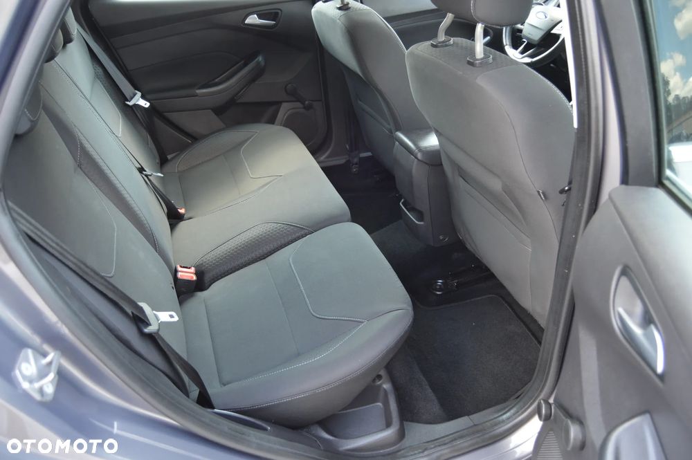 Ford Focus - 32