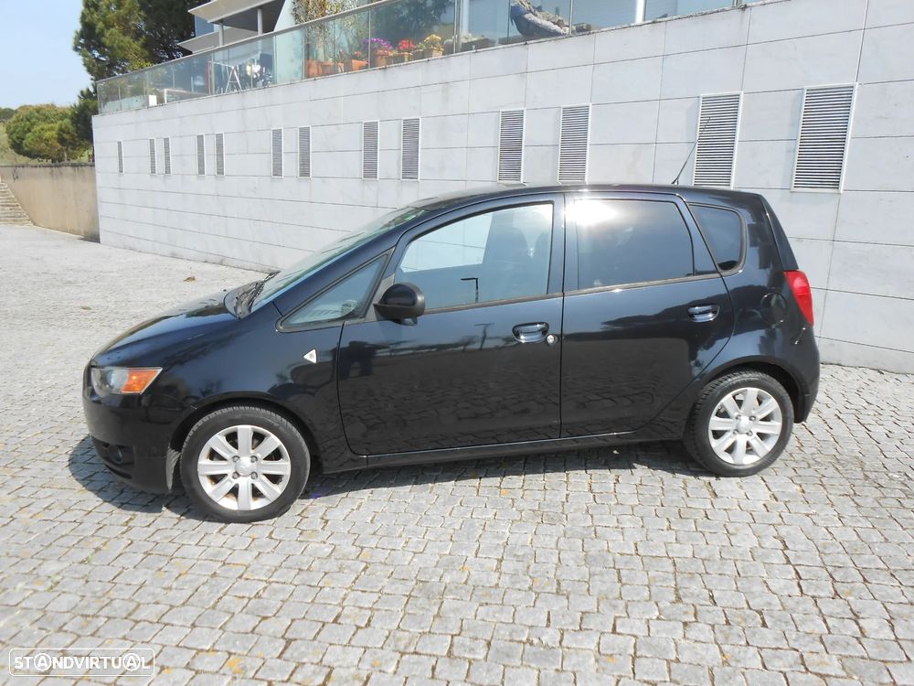 Mitsubishi Colt - 10