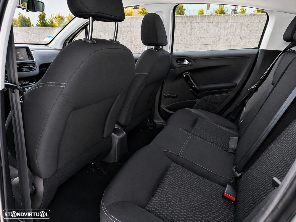 Peugeot 208 1.5 BlueHDi Allure - 18
