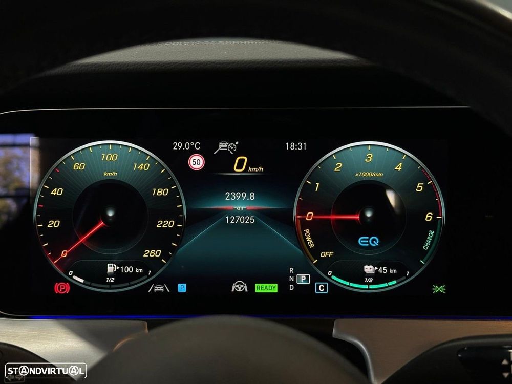 Mercedes-Benz E 300 de 4Matic 9G-TRONIC AMG Line - 12