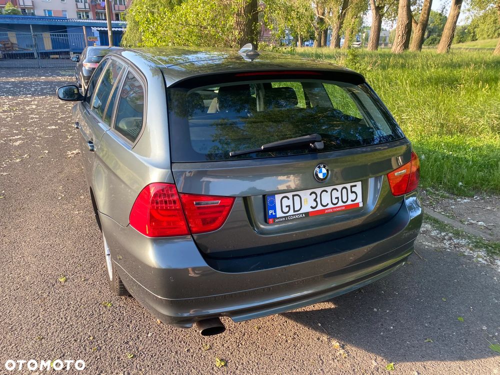 BMW Seria 3 318i - 13