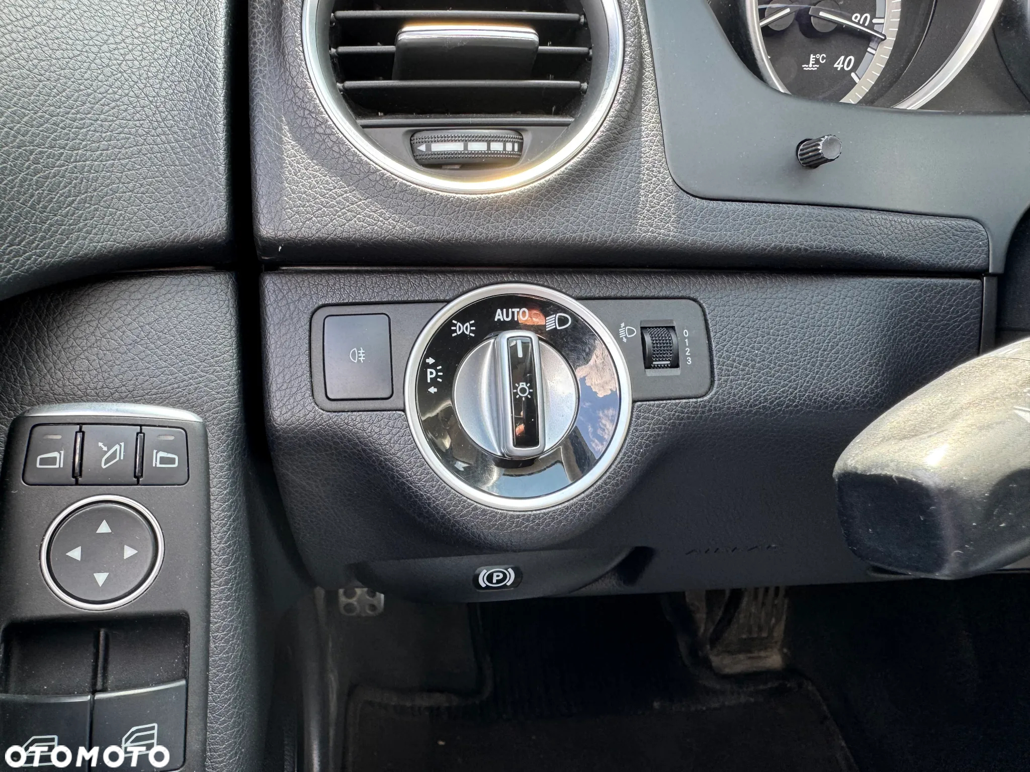 Mercedes-Benz Klasa C 180 BlueEFFICIENCY Elegance - 20