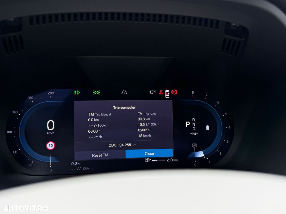 Volvo XC 60 B5 AT AWD MHEV Ultra Dark - 14