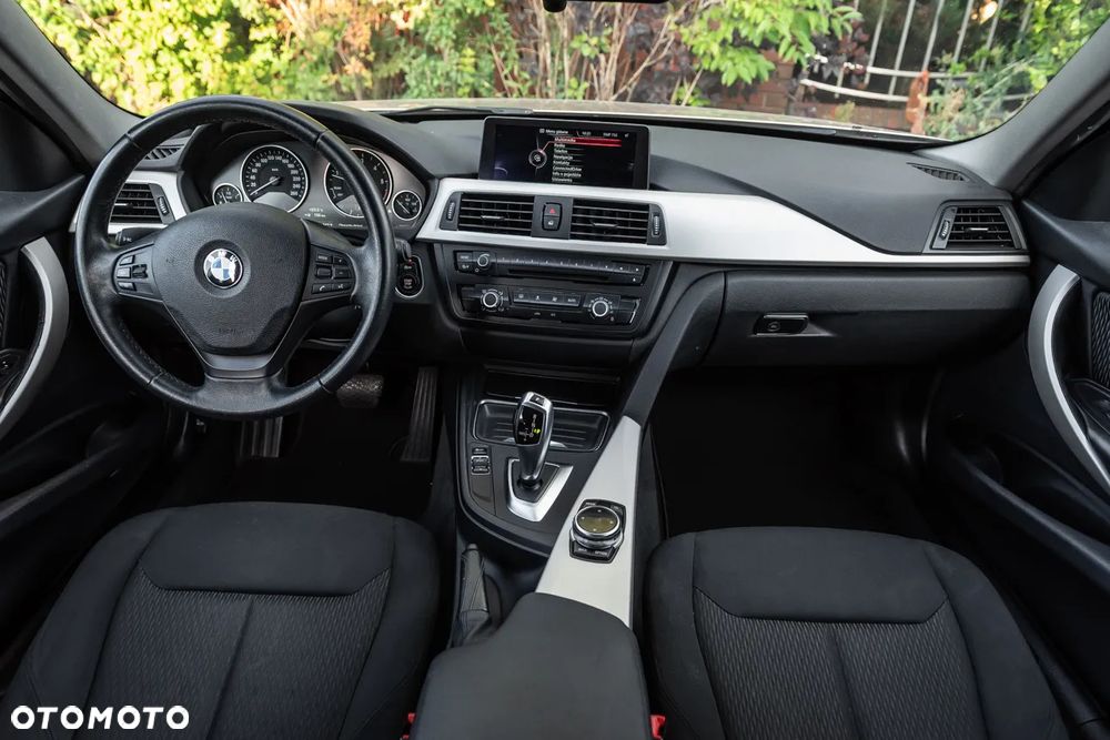 BMW Seria 3 320d xDrive Sport-Aut Modern Line - 26