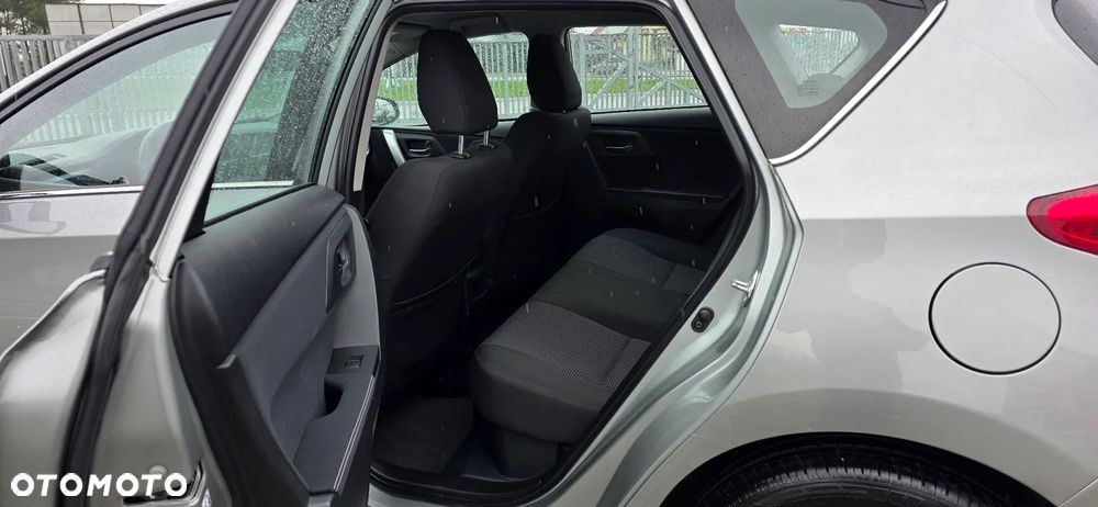 Toyota Auris 1.8 HSD Luna - 22