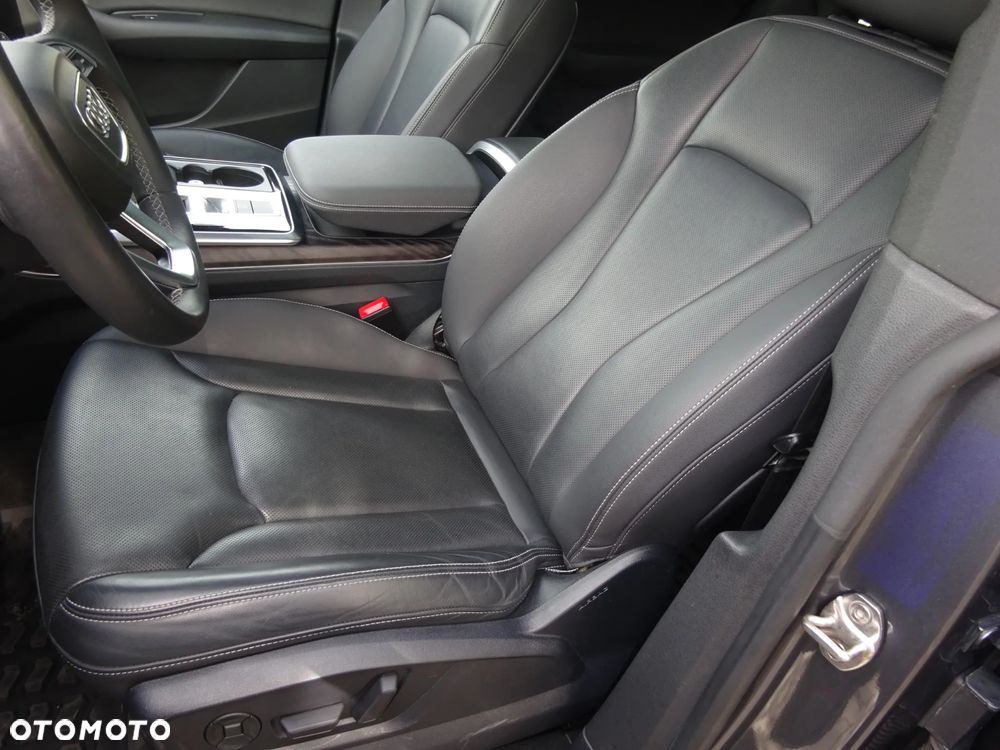 Audi Q8 SUV TFSI quattro 250 kW tiptronic S line business - 19