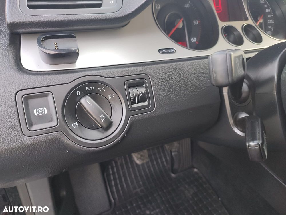 Volkswagen Passat - 13