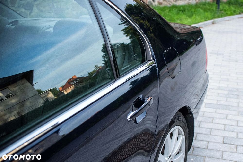 Lexus LS - 18