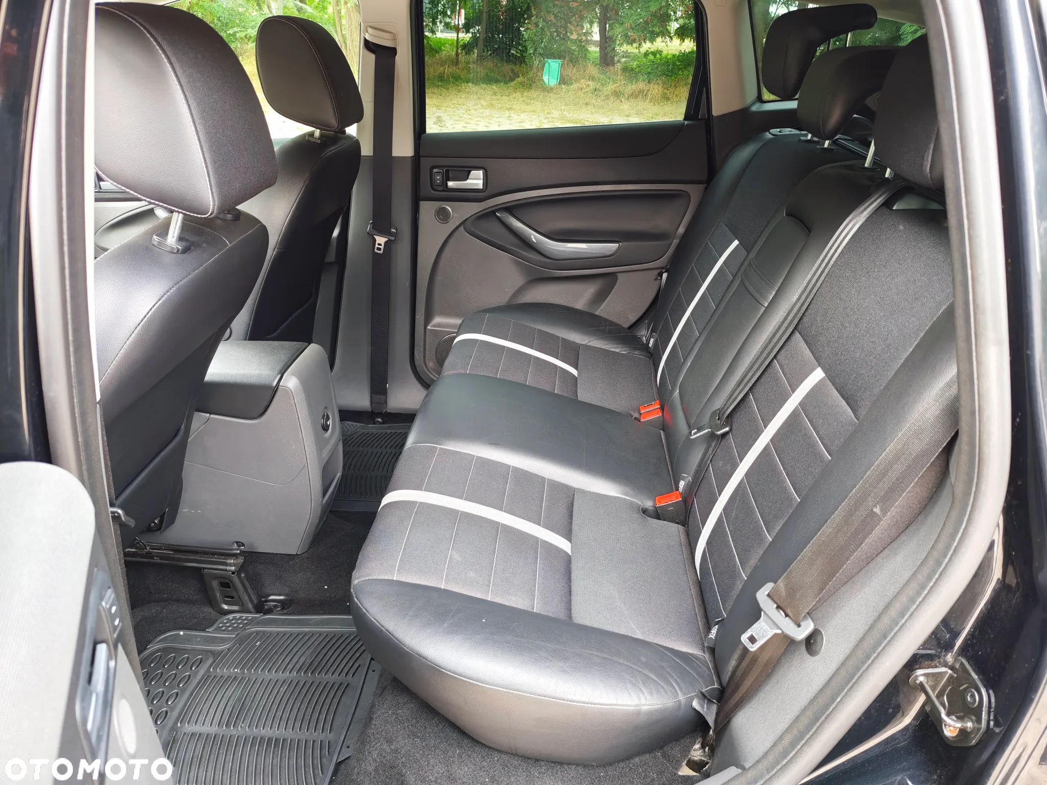 Ford Kuga 2.0 TDCi 4x4 Titanium - 27