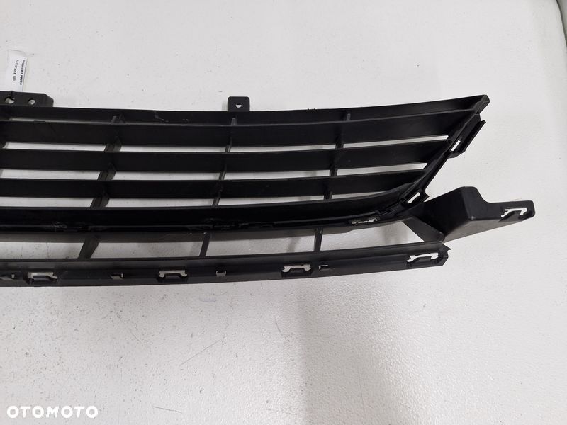 RENAULT MEGANE III 3 LIFT KRATKA ŚRODKOWA ZDERZAKA PRZÓD 622547366R - 8