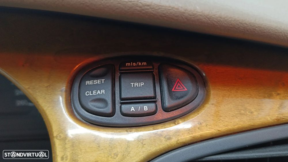 Jaguar S-Type 3.0 V6 Executive Auto. - 13