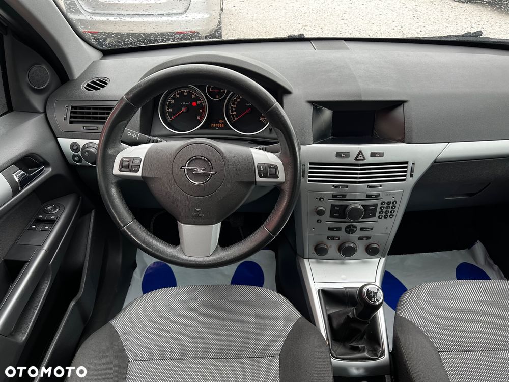 Opel Astra 1.6 Exklusiv - 24