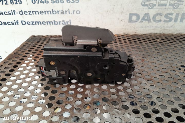 Broasca usa fata stanga 8E2837015C Audi A4 B6 [2000 - 2005] Avant wag - 1