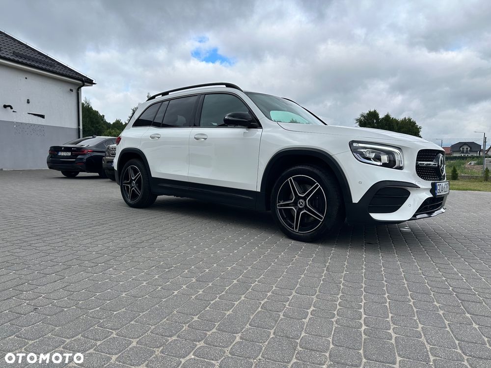 Mercedes-Benz GLB 250 4-Matic AMG Line 8G-DCT - 2