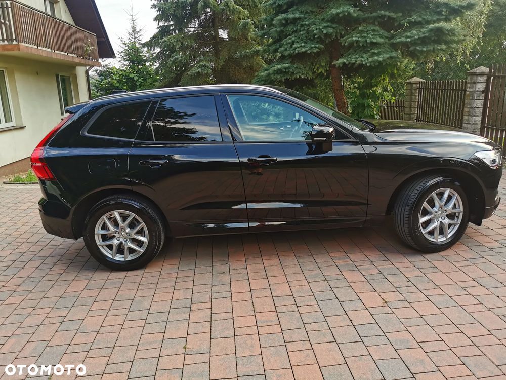 Volvo XC 60 B4 D AWD Geartronic Momentum Pro - 4