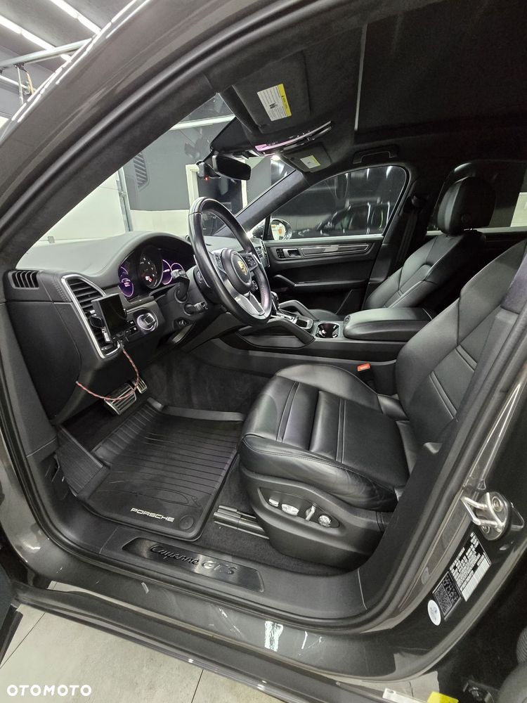 Porsche Cayenne GTS - 19