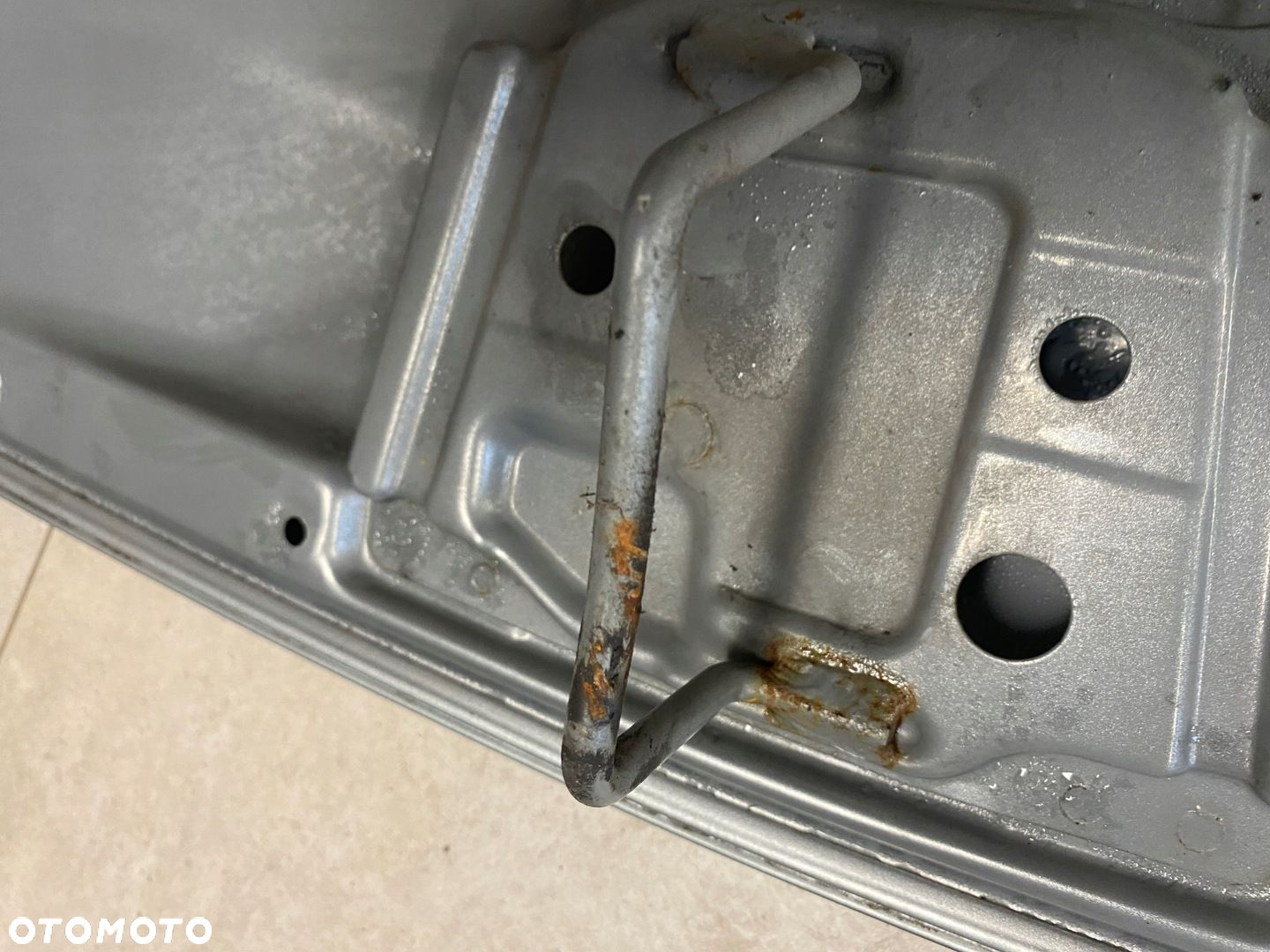 TOYOTA YARIS II MASKA POKRYWA SILNIKA 1F8 - 11