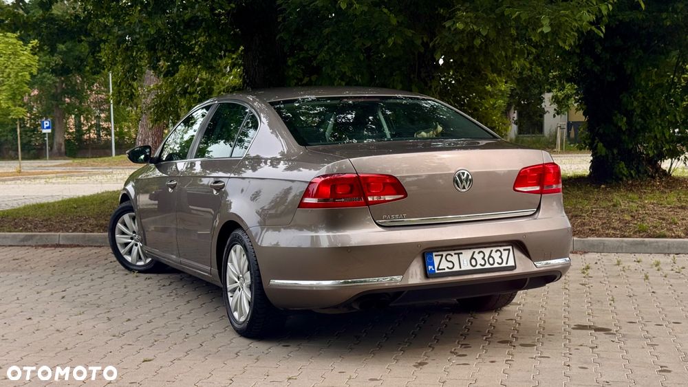 Volkswagen Passat 1.8 TSI Exclusive - 27