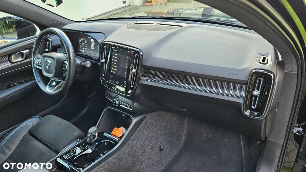 Volvo XC 40 T5 Twin Engine DKG R-Design - 38