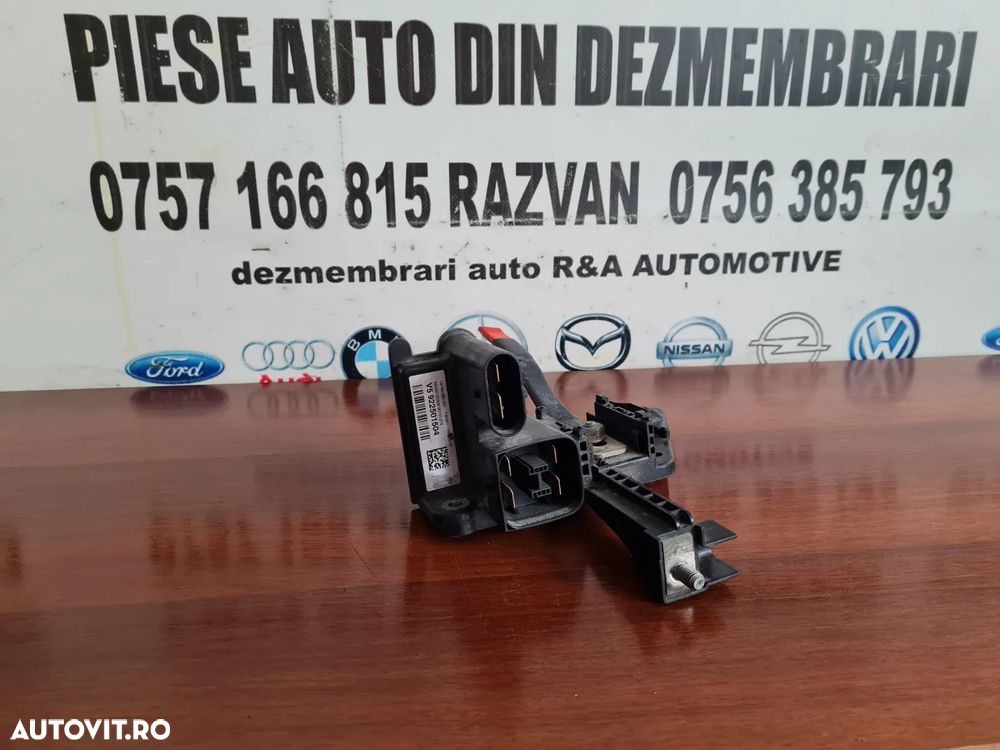 Modul Distribuitor Repartitor Curent Bmw F20 F21 F22 F23 F30 F31 F32 F34 F36 F80 Etc. Cod  - Dezmem - 3