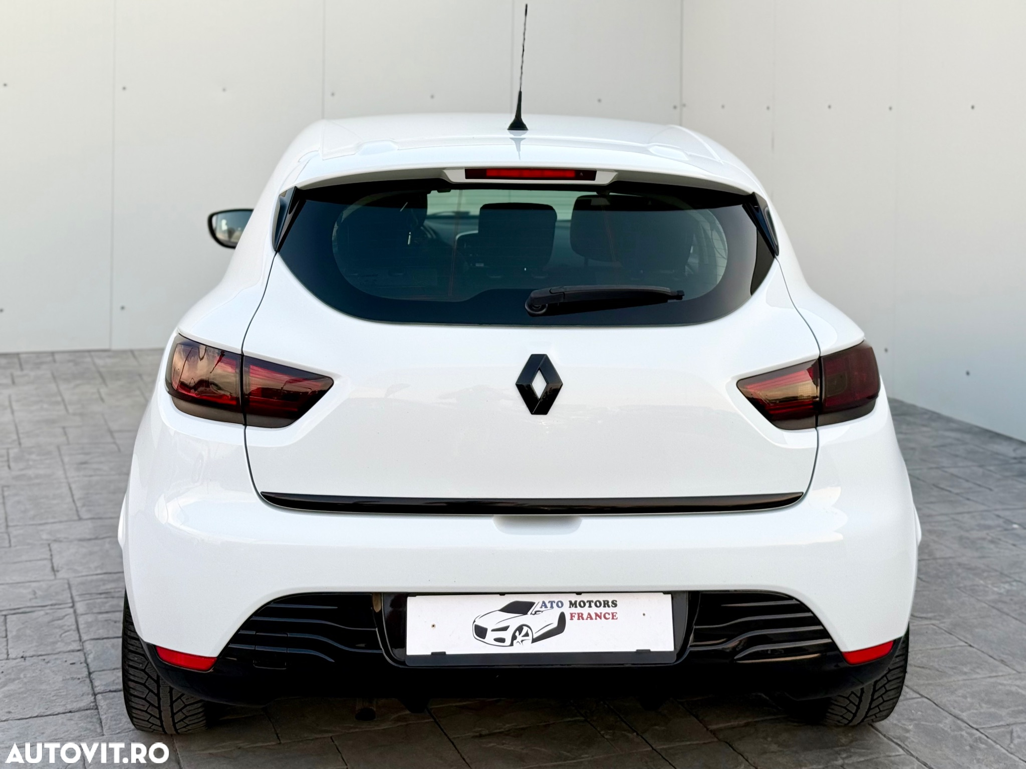 Renault Clio (Energy) TCe 90 Start & Stop INTENS - 12