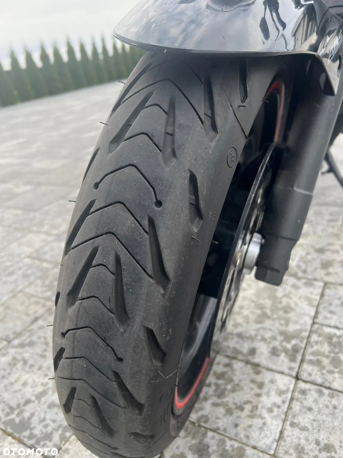 Suzuki GSR - 5