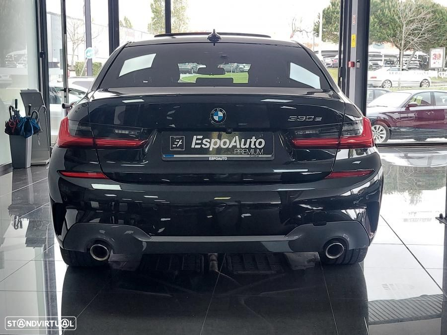 BMW 330 e Pack 50 anos M Auto - 4