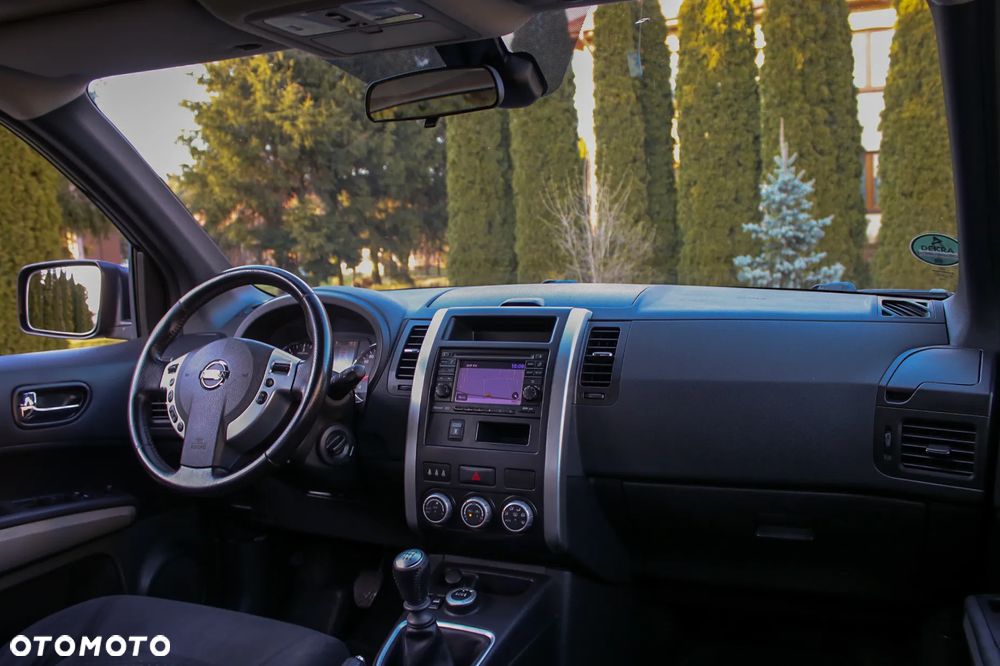 Nissan X-Trail 2.0 dCi 4x4 DPF Platinum - 38