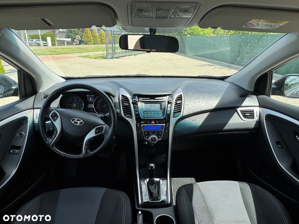 Hyundai i30 1.6 D Premiere Style DCT - 12