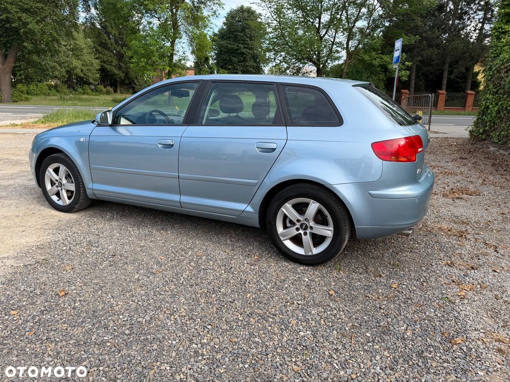 Audi A3 Sportback 1.6 Ambiente - 14