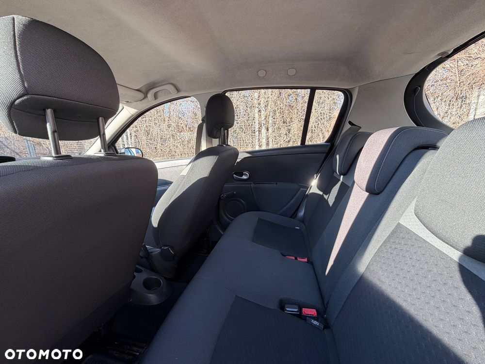 Renault Clio 1.2 16V Alize Euro5 - 26