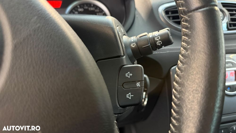 Renault Clio - 16