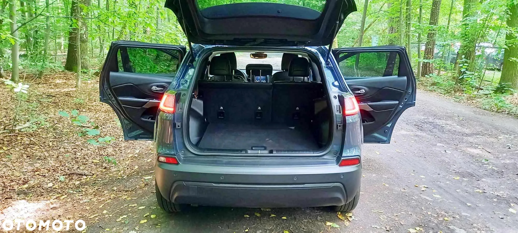 Jeep Cherokee - 8
