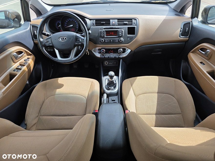 Kia Rio 1.2 Dream Team Edition - 20