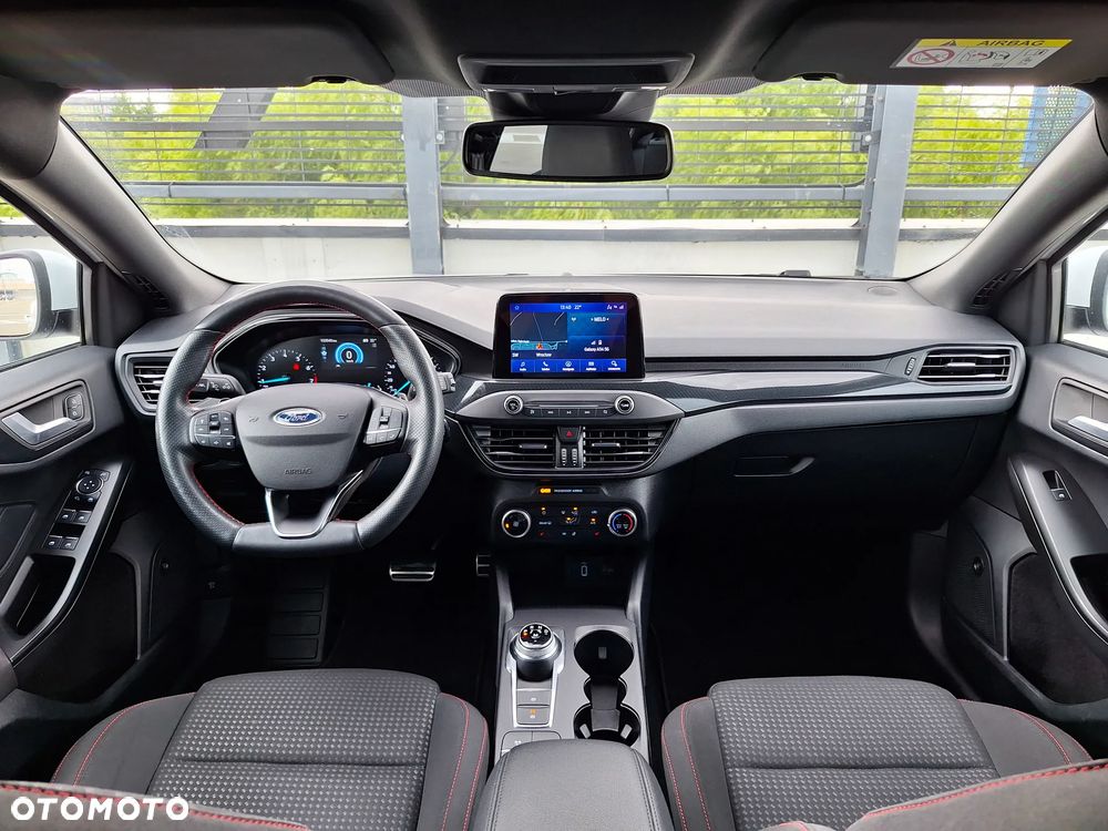 Ford Focus 1.5 EcoBoost ST-Line - 40
