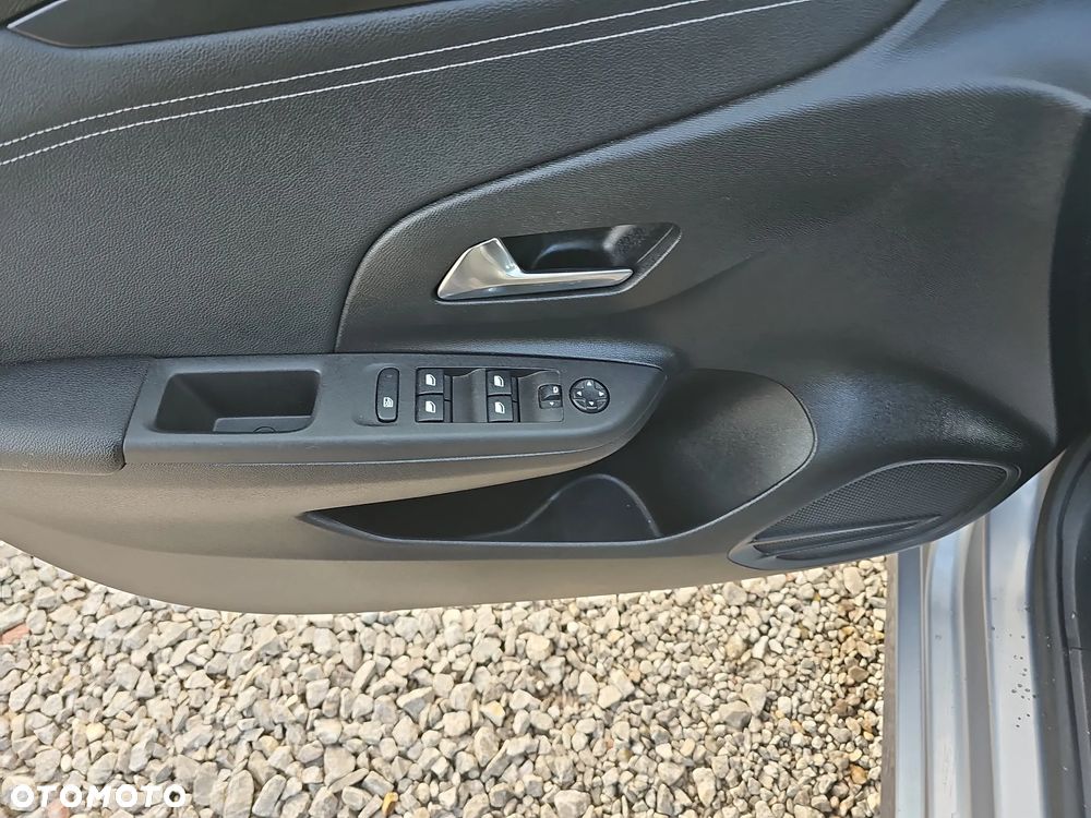 Opel Corsa Color Edition - 12