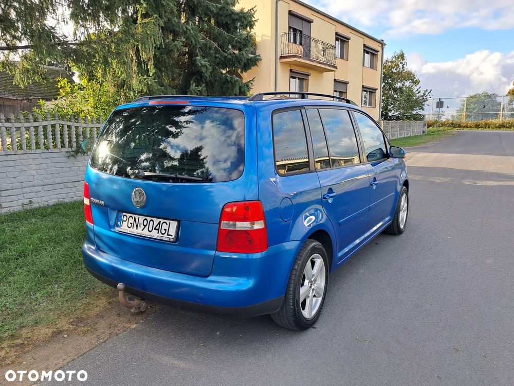 Volkswagen Touran 1.6 FSI Basis - 6