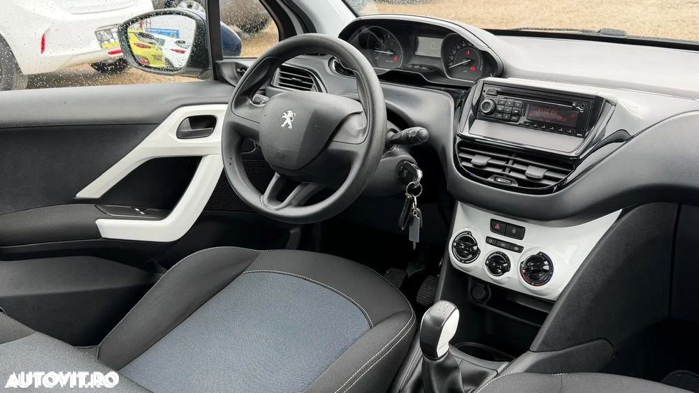 Peugeot 208 PureTech 75 Allure Pack - 5