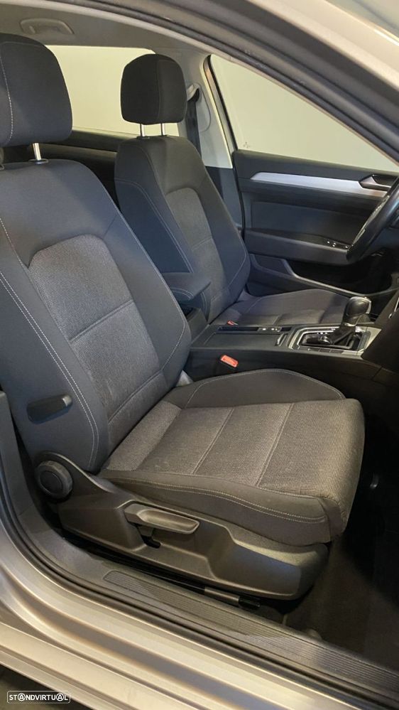 VW Passat Variant - 50